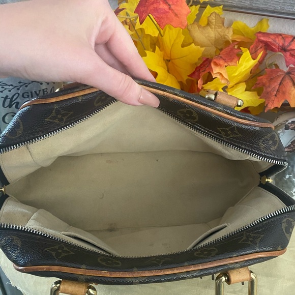 SOLD Auth Louis Vuitton Monogram Manhattan PM - Picture 8 of 12